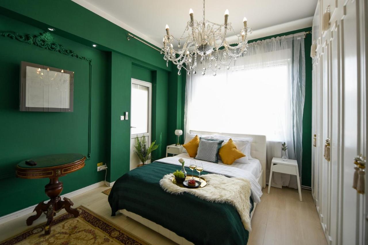 Baroque Splendor: Breathtaking Views & Design Apartamento Bucareste Exterior foto
