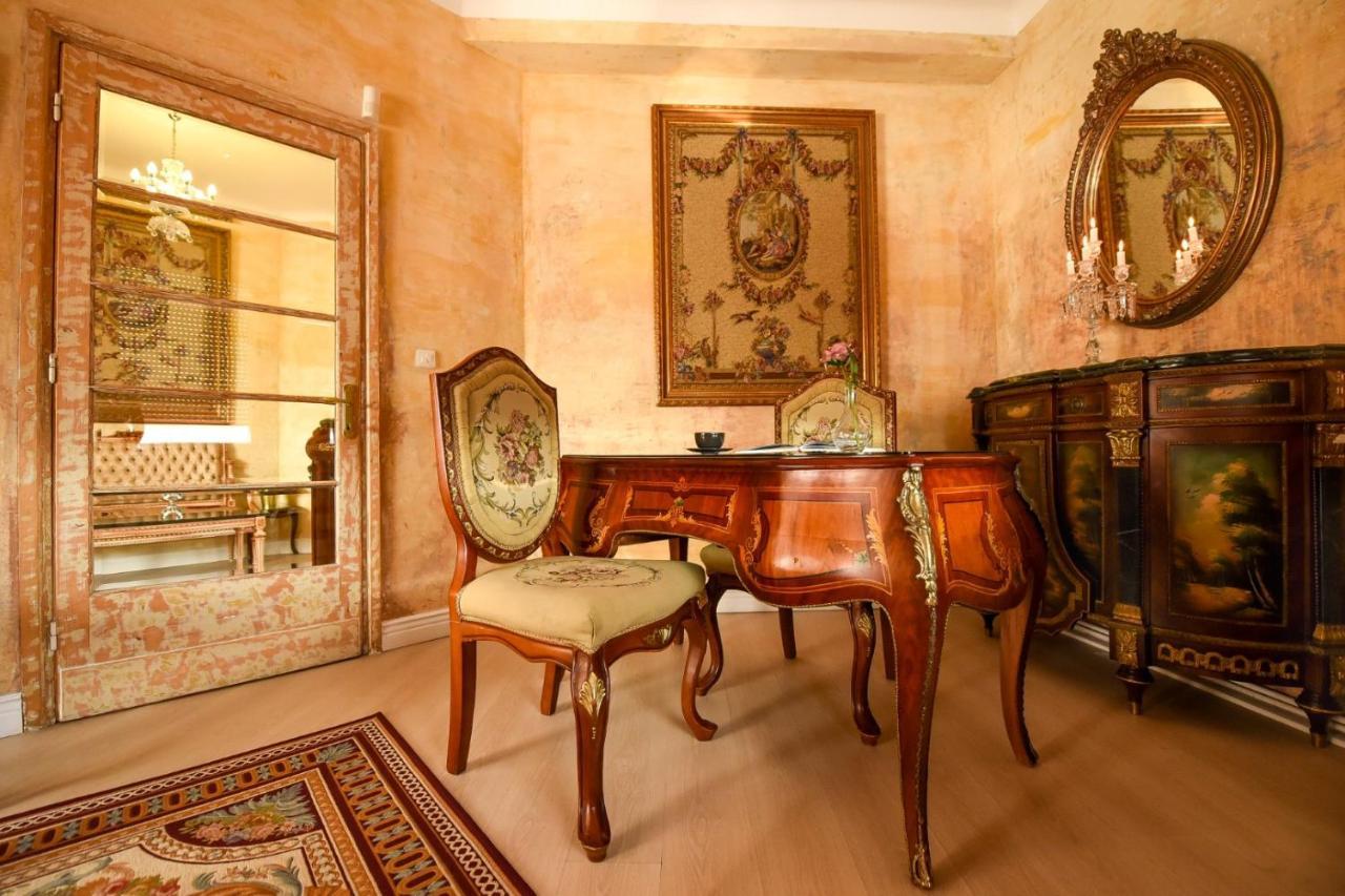 Baroque Splendor: Breathtaking Views & Design Apartamento Bucareste Exterior foto