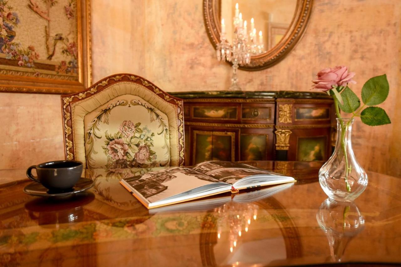 Baroque Splendor: Breathtaking Views & Design Apartamento Bucareste Exterior foto